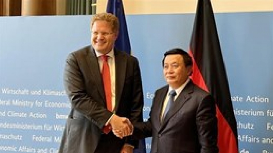 Renewable energy, climate action prioritised in Party official’s visit to Germany